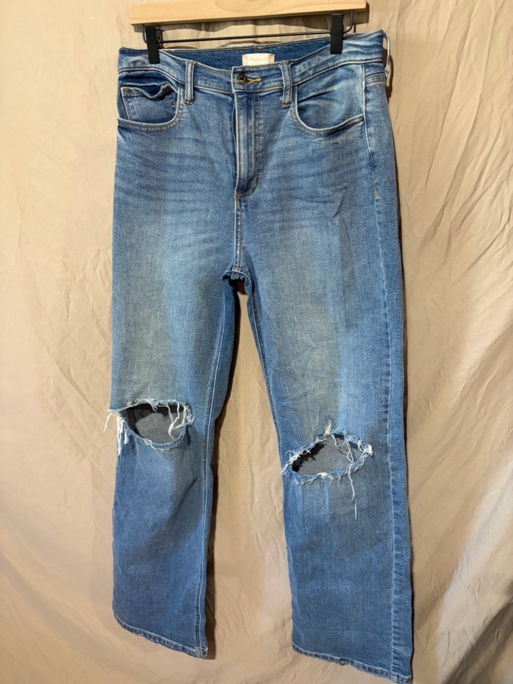 Altar’s state jeans